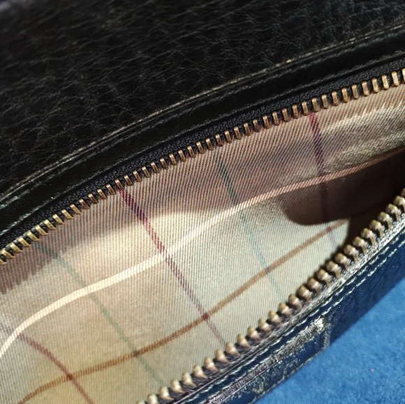 Burberry leather clutch - Picture 7 of 10